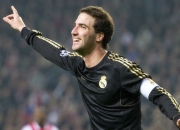 开云体育入口-终场哨响前的永恒瞬间，雄鹿式坚韧如何定义欧冠决赛的终极对决