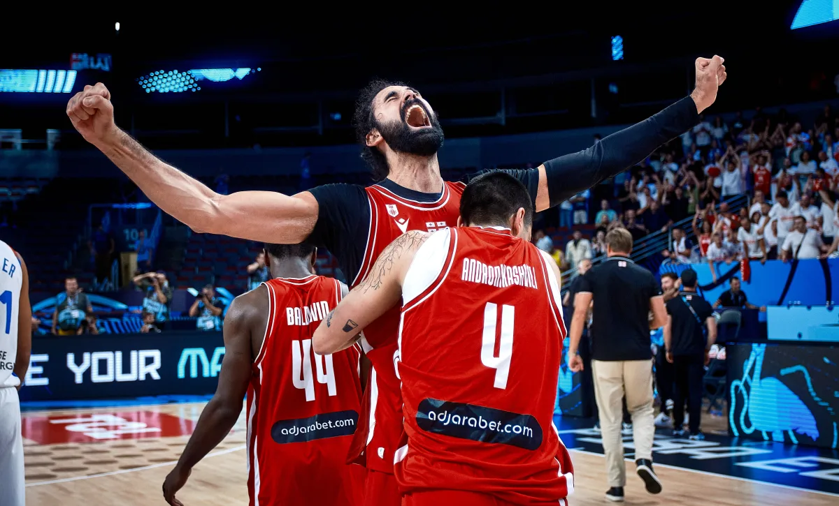 关于公牛强势立陶宛男篮,特雷杨送出助攻的信息 关于公牛强势立陶宛男篮,特雷杨送出助攻的信息