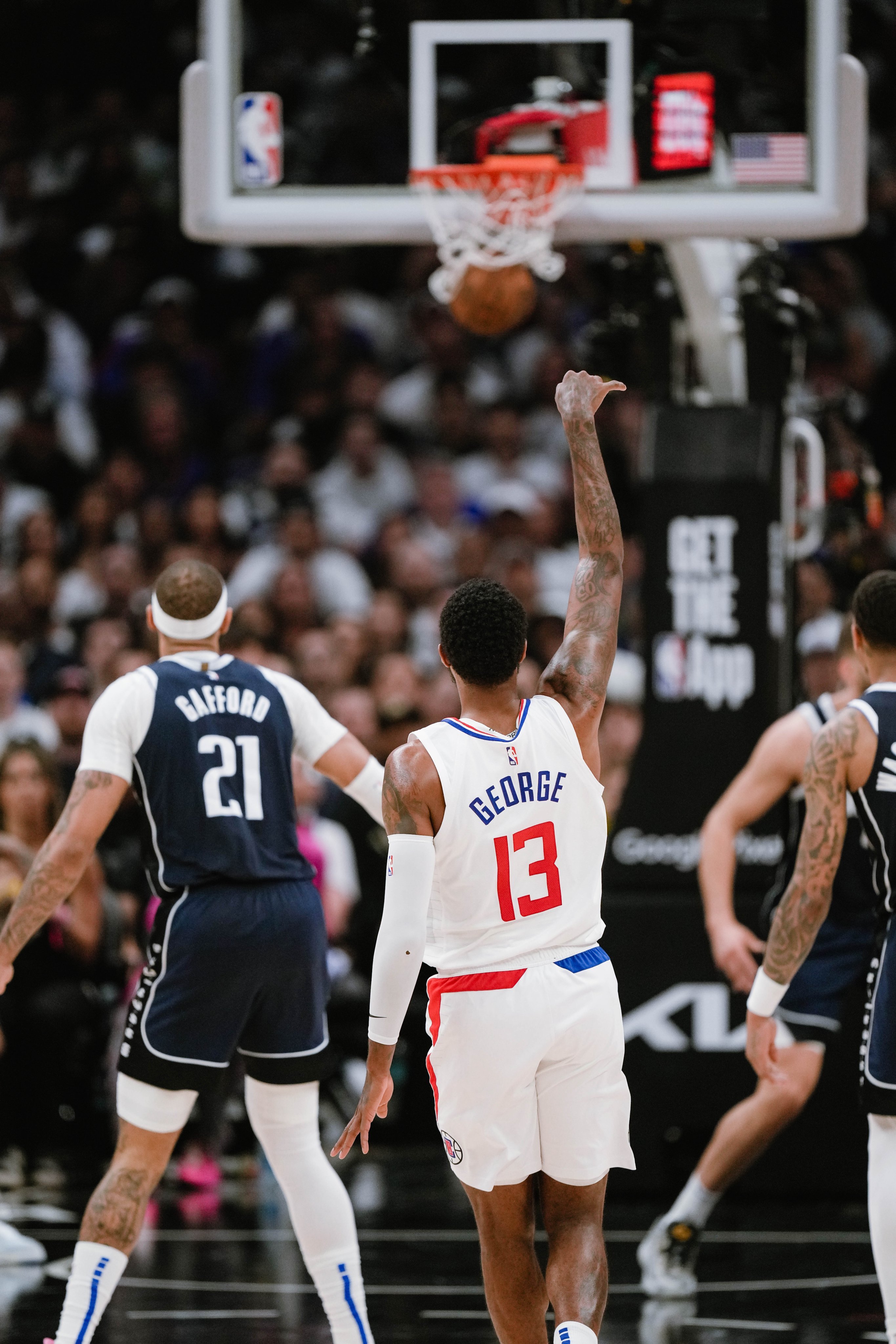 北京队翻盘灰熊,东契奇带队取胜 北京队翻盘灰熊,东契奇带队取胜