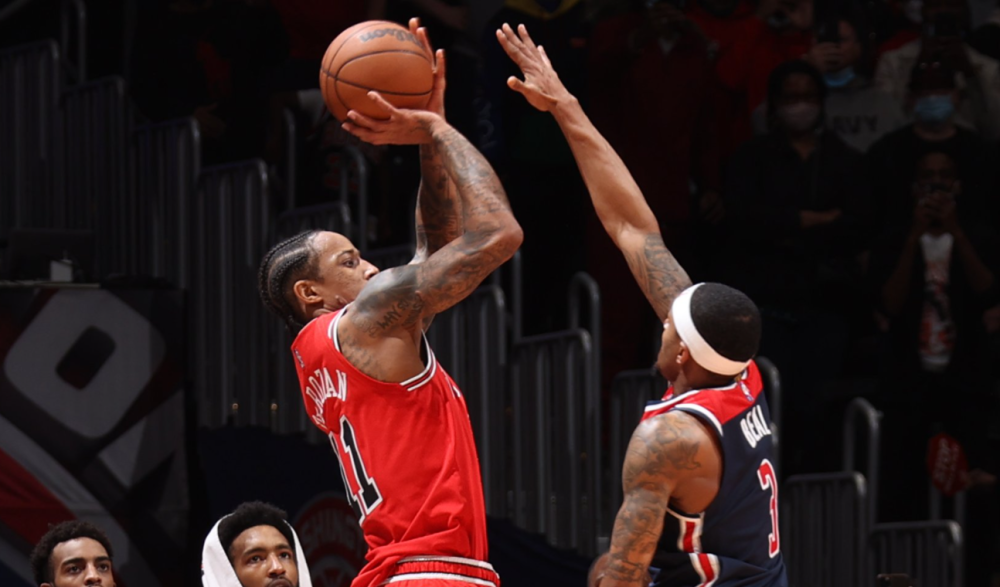 吉林队绝杀浙江队，德罗赞点燃赛场