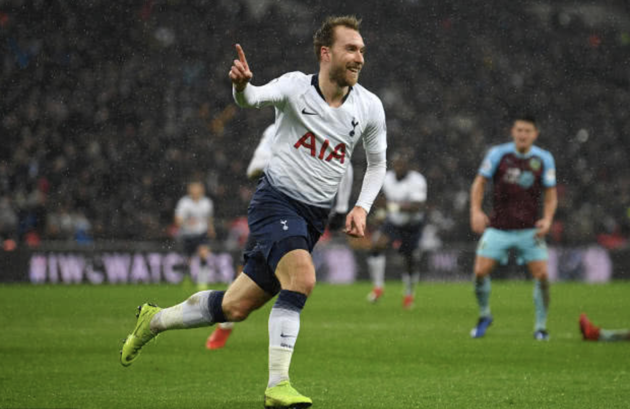 包含斯佩齐亚主场取胜，久违积分榜上升的词条