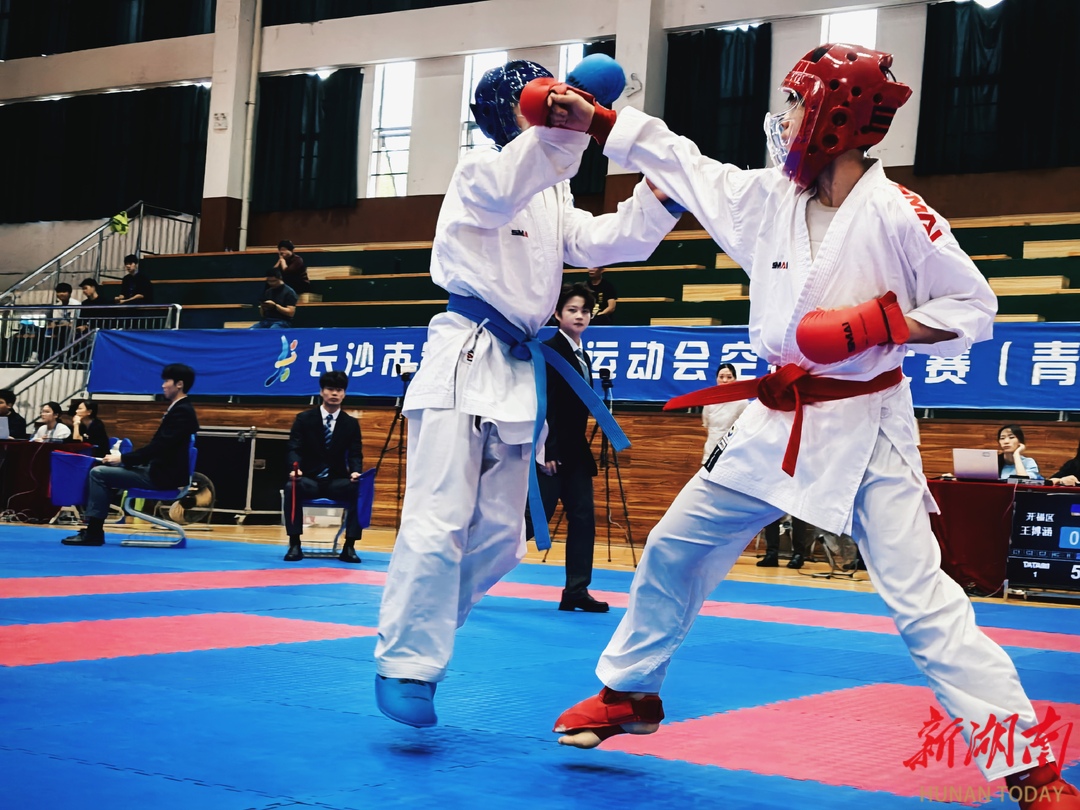 运动员毅力坚韧，战胜困境迎接成功的简单介绍