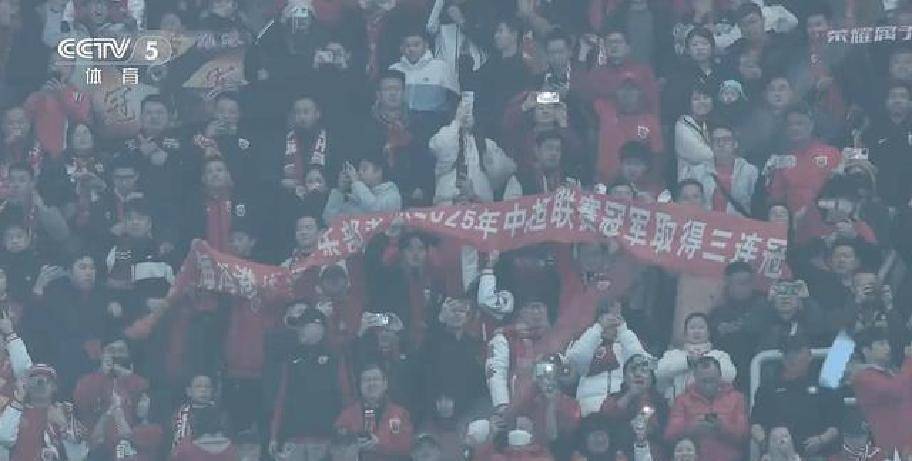 关于上港客场险胜,球队士气高涨的信息 关于上港客场险胜,球队士气高涨的信息