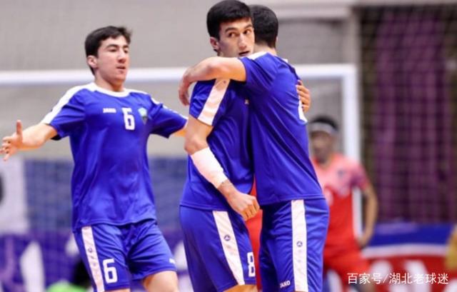 中亚球员联手作战，以小组第二晋级