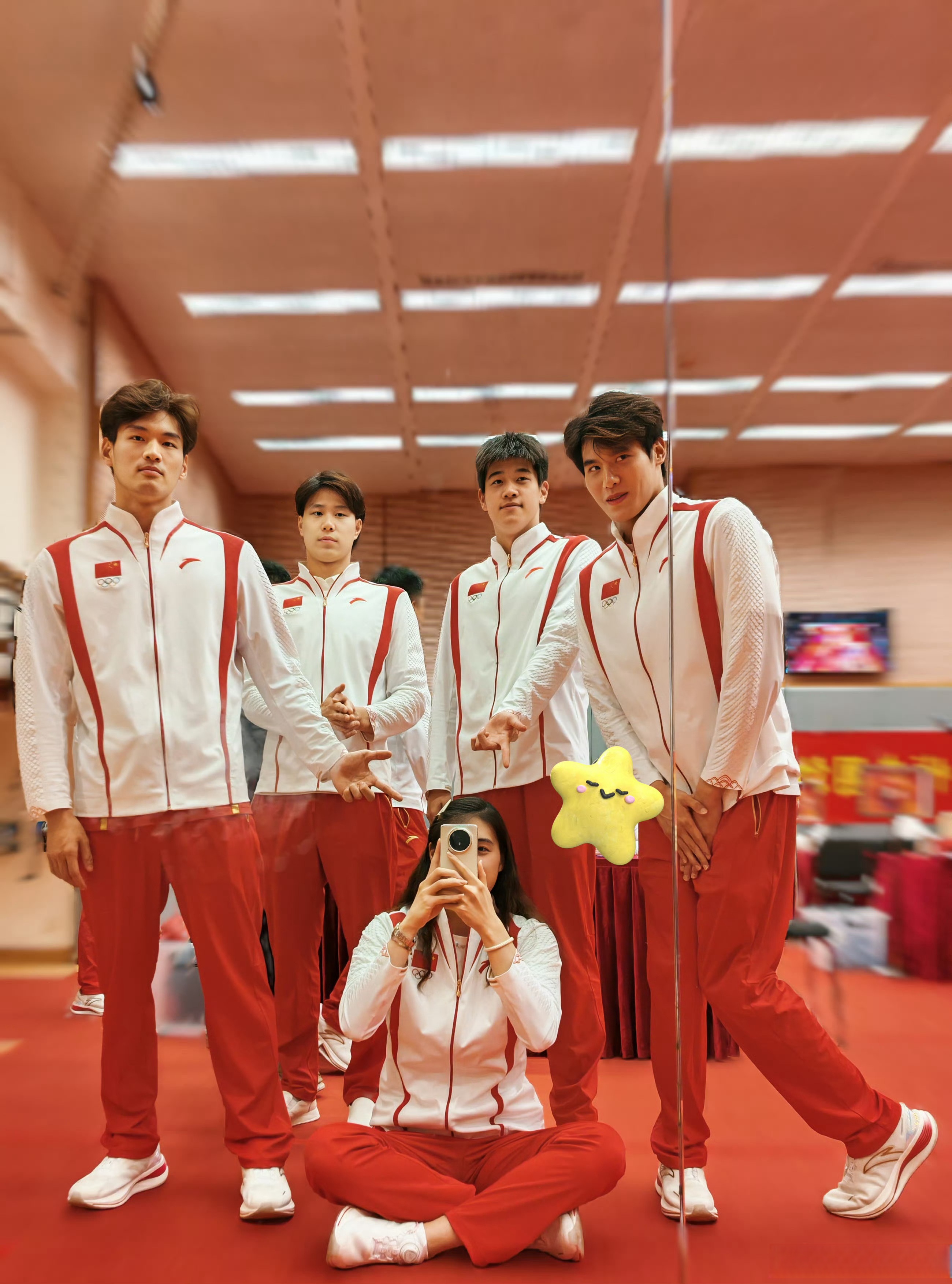 包含全球运动员同台竞技，展现体育魅力的词条