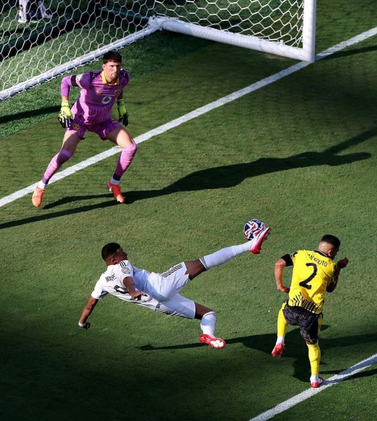 乌拉圭完胜土耳其，姆巴佩点燃赛场