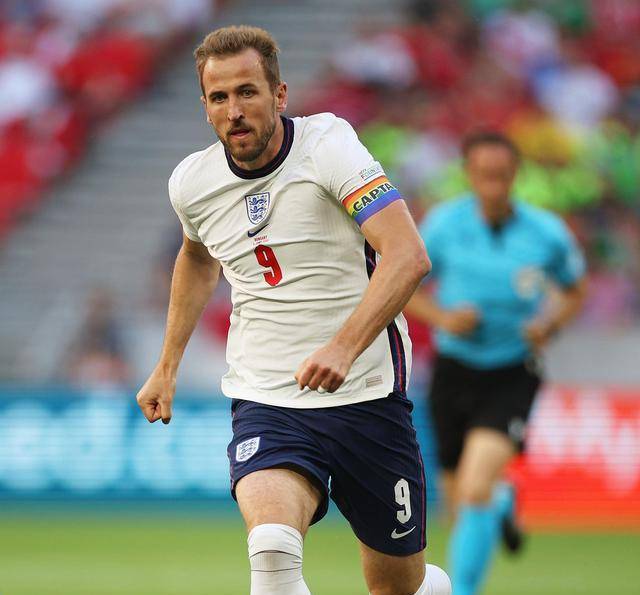 英格兰羽毛球队爆冷日本羽毛球队，陶菲克高光表现的简单介绍