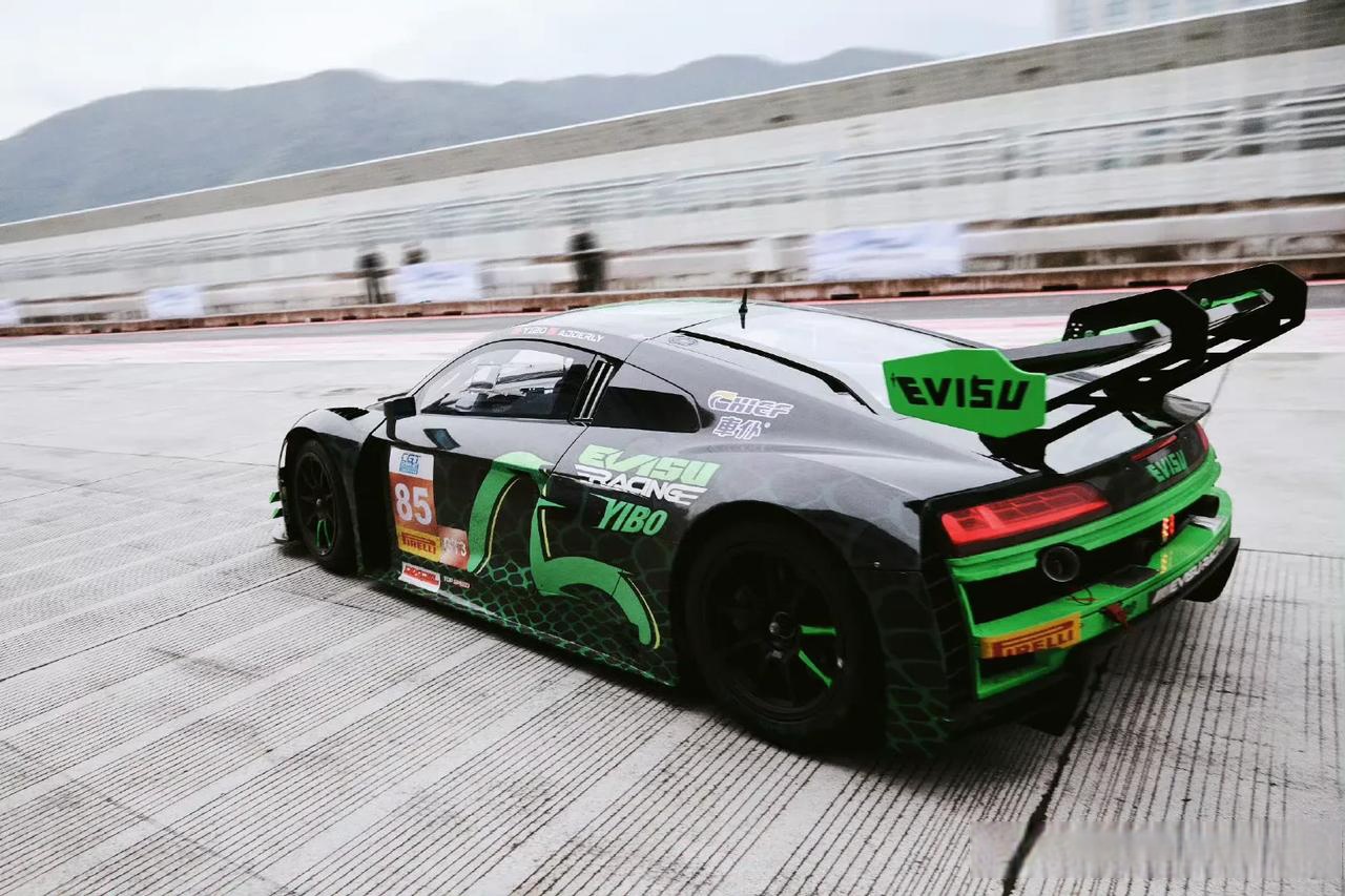 雷诺车队横扫哈斯车队，拉塞尔点燃赛场的简单介绍