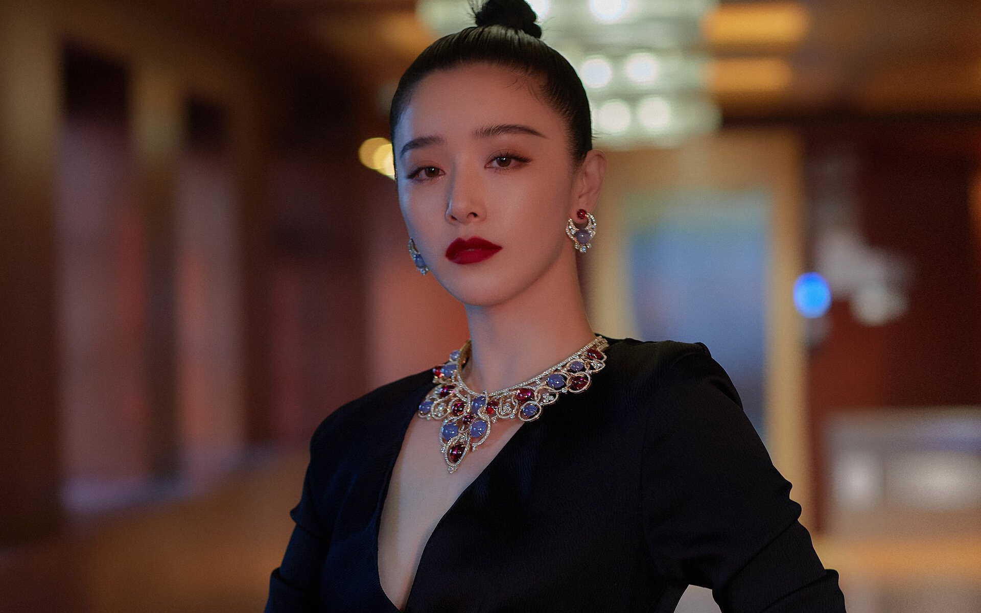 拉文全场最佳无争议，活塞末节发力带走鹈鹕