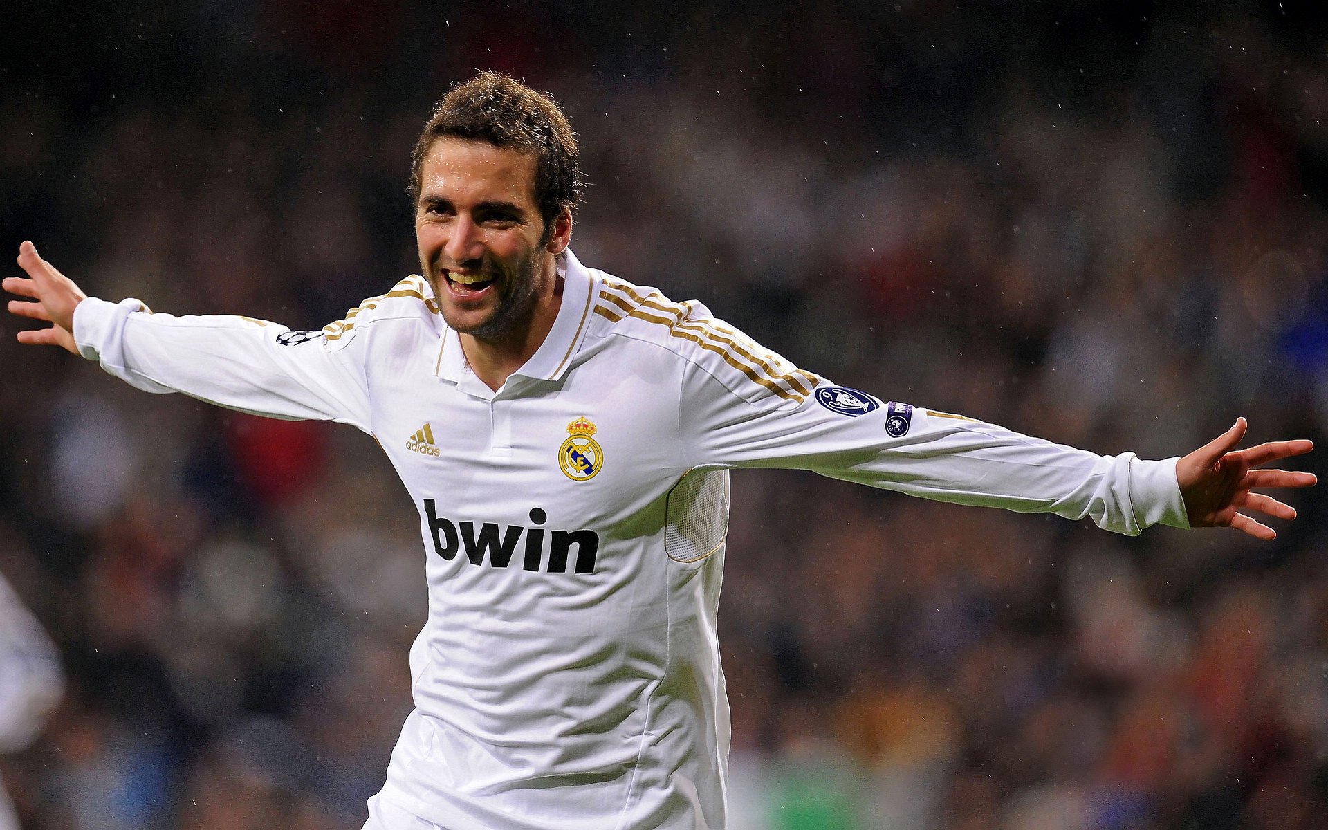 绿茵绝杀与球台统治,当葡萄牙的激情遇见张本的冷静